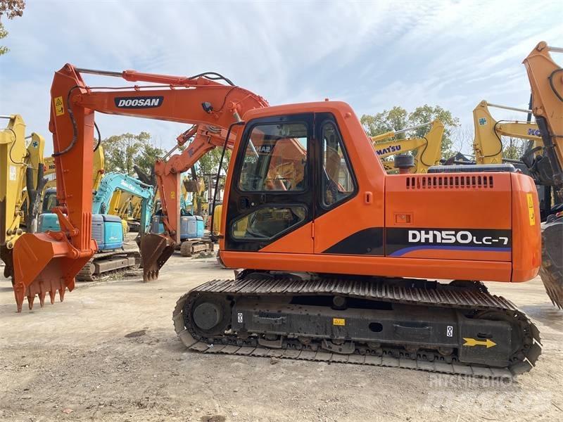 Doosan DX150 Гусеничні екскаватори