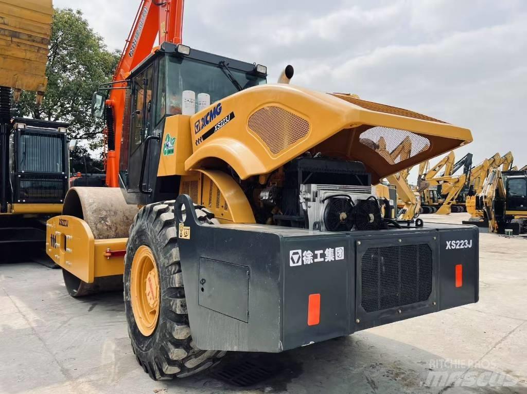 XCMG XS 223 J Грунтові котки