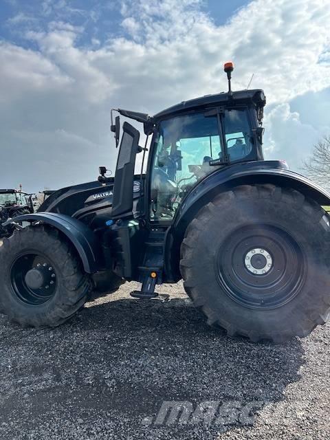 Valtra T 235 D Трактори