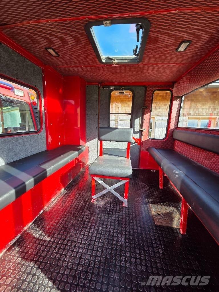  Pistenbully 300 DD Снігозбиральні машини