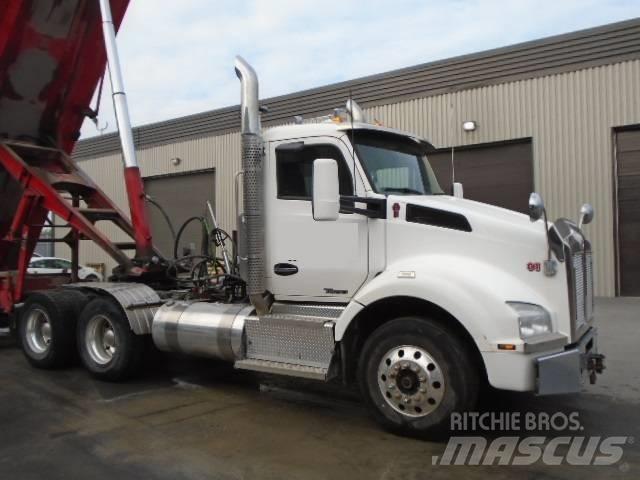 Kenworth T 880 Тягачі