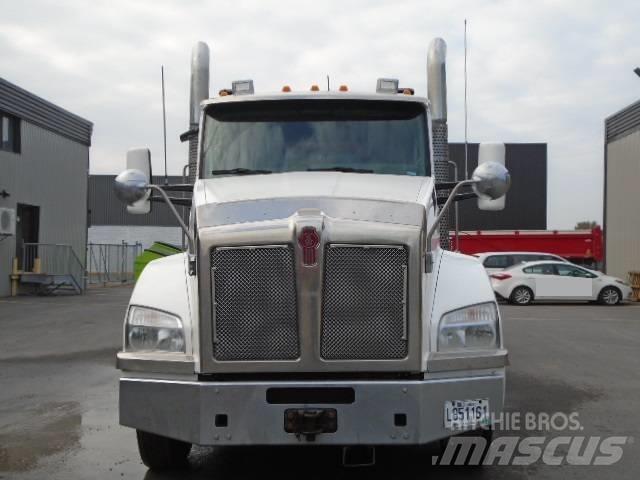 Kenworth T 880 Тягачі