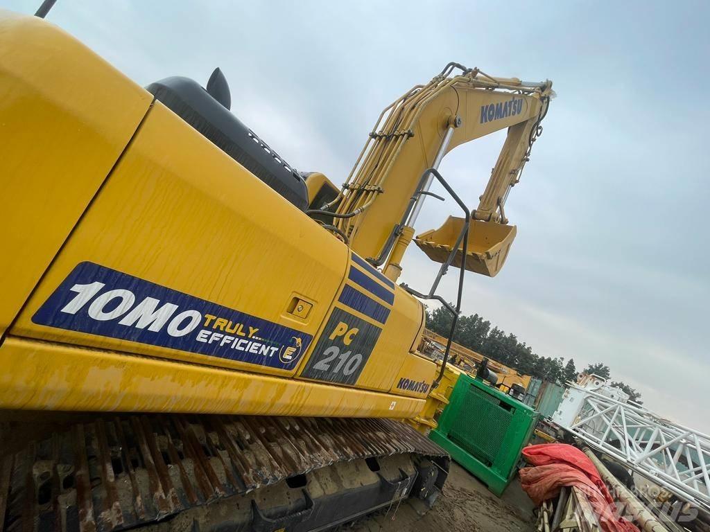 Komatsu PC210-10MO Гусеничні екскаватори