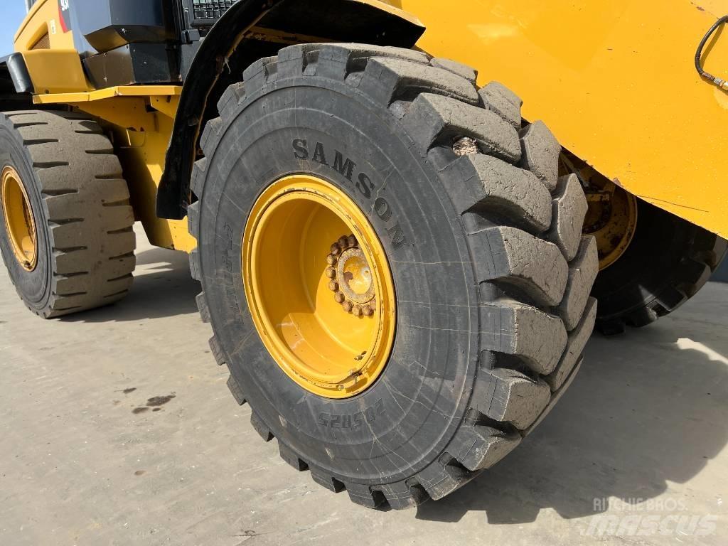 CAT 930K Фронтальні навантажувачі