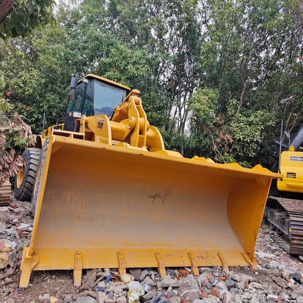 CAT 966G Фронтальні навантажувачі