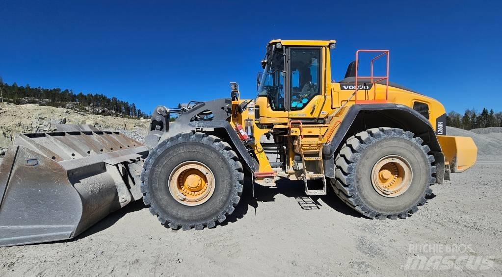 Volvo L 260 H Фронтальні навантажувачі