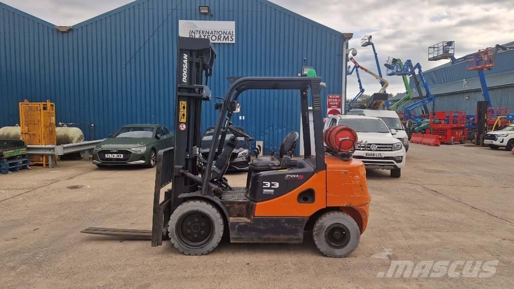Doosan G 33 P-5 Газові навантажувачі