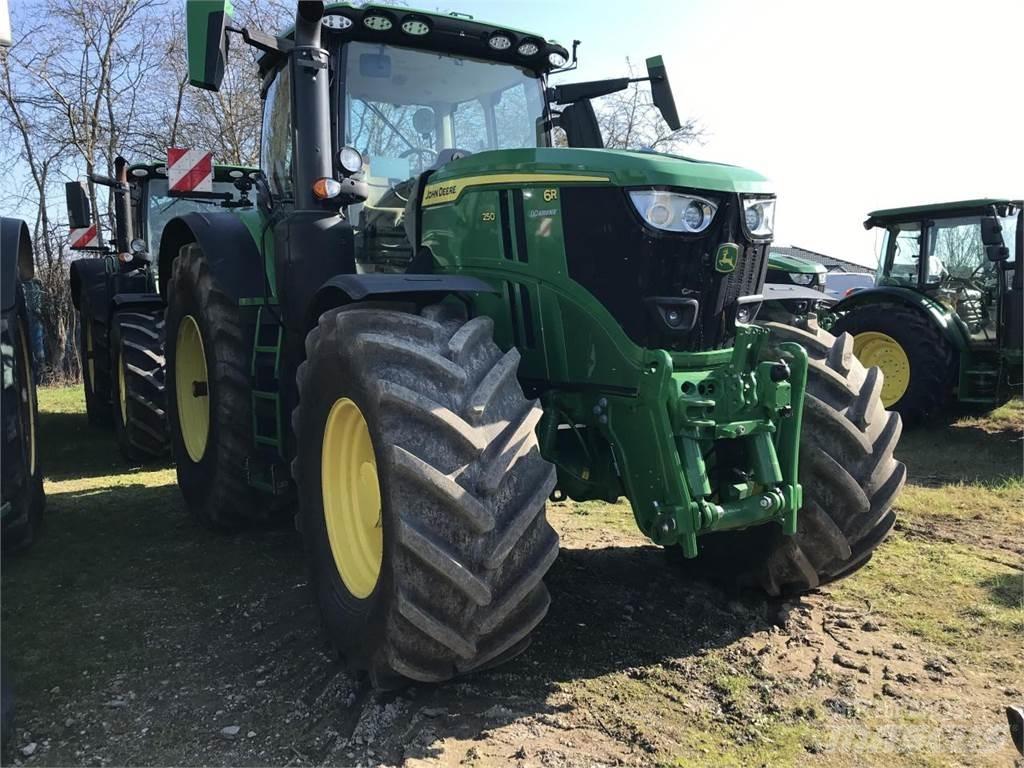John Deere 6R 250 Трактори