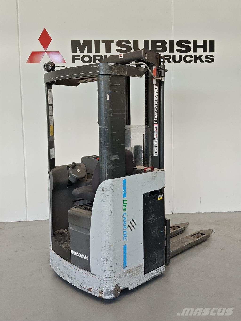 Atlet XSN160E Самохідні електроштабелери