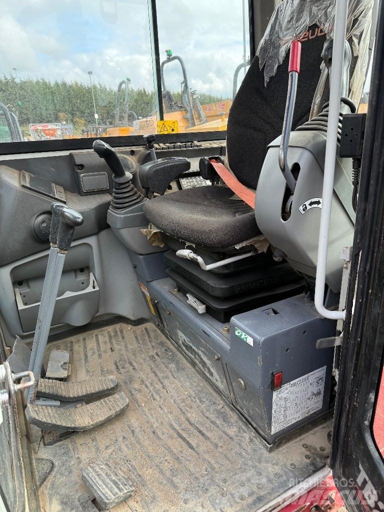Takeuchi TB 230 Міні-екскаватори < 7т
