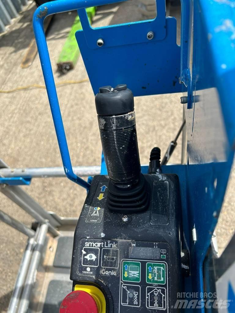 Genie GR20 Вертикальні щоглові підйомники