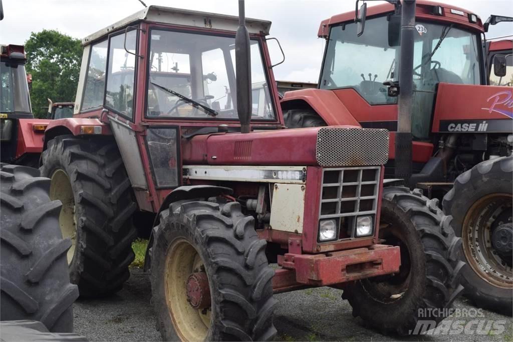 Case IH 844 A/S Трактори