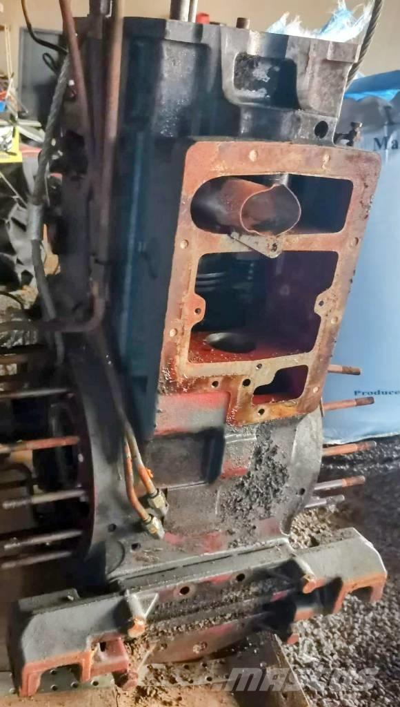 New Holland TM 120 Трактори