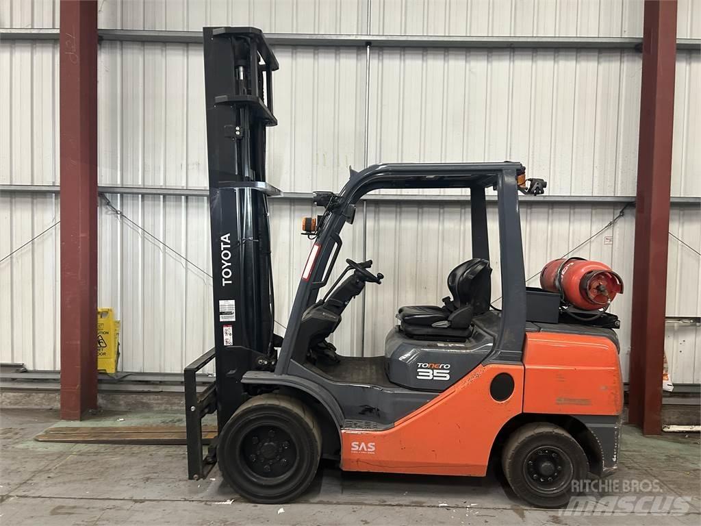 Toyota 02-8FGJF35 Газові навантажувачі