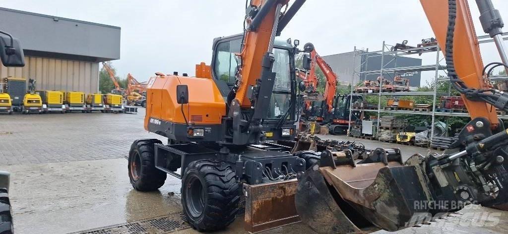 Doosan DX 100 W-7 Колісні екскаватори