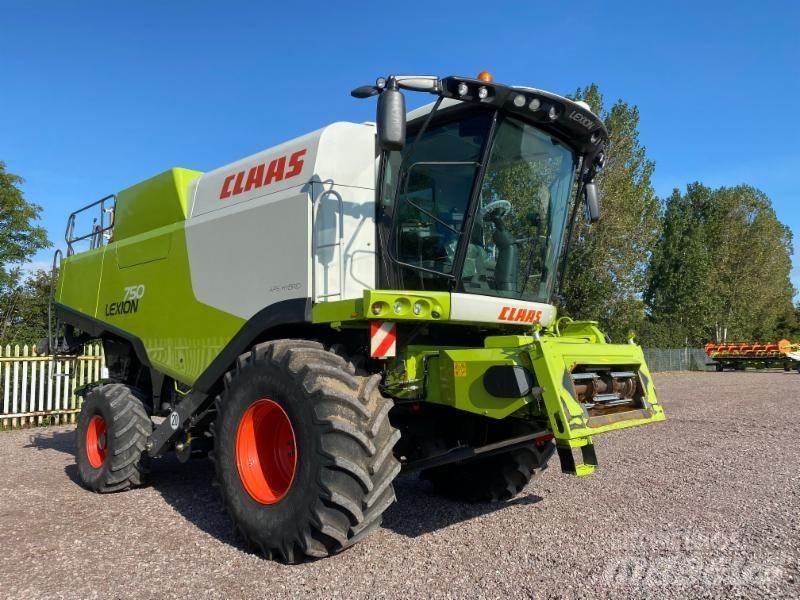 CLAAS LEXION 750 Зернозбиральні комбайни