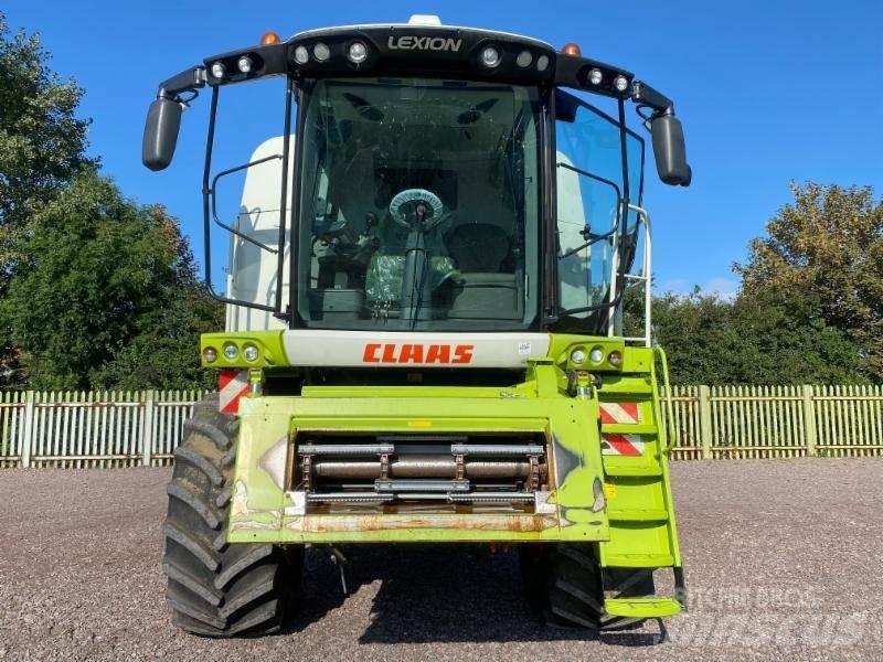 CLAAS LEXION 750 Зернозбиральні комбайни