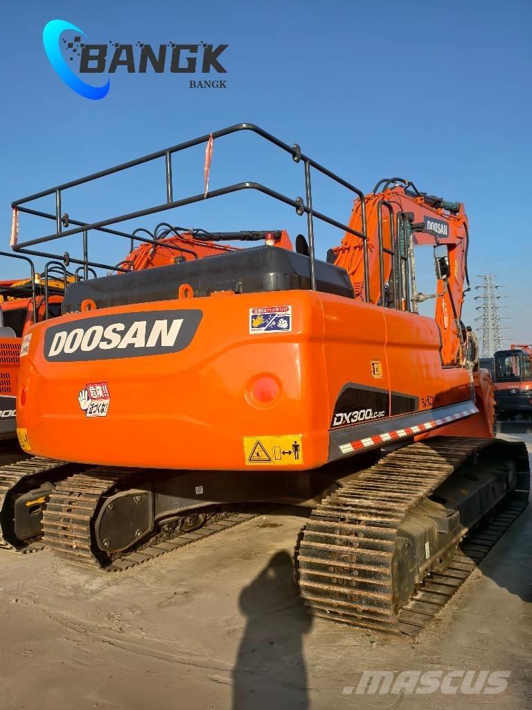 Doosan DX 300 LC Гусеничні екскаватори
