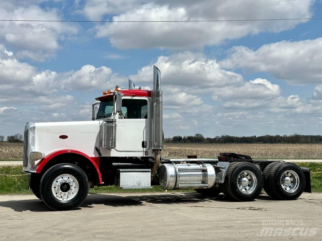 Peterbilt 388 Тягачі