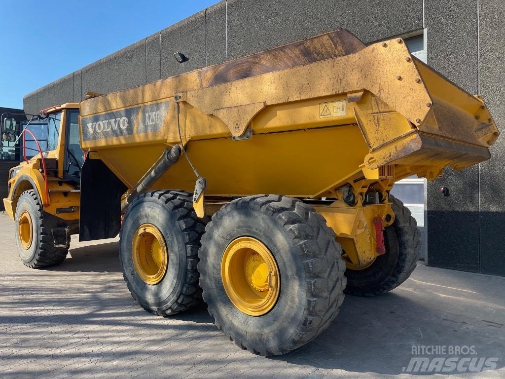Volvo A25G Зчленовані самоскиди
