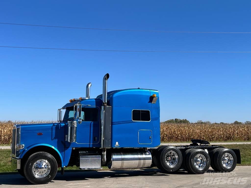 Peterbilt 388 Тягачі
