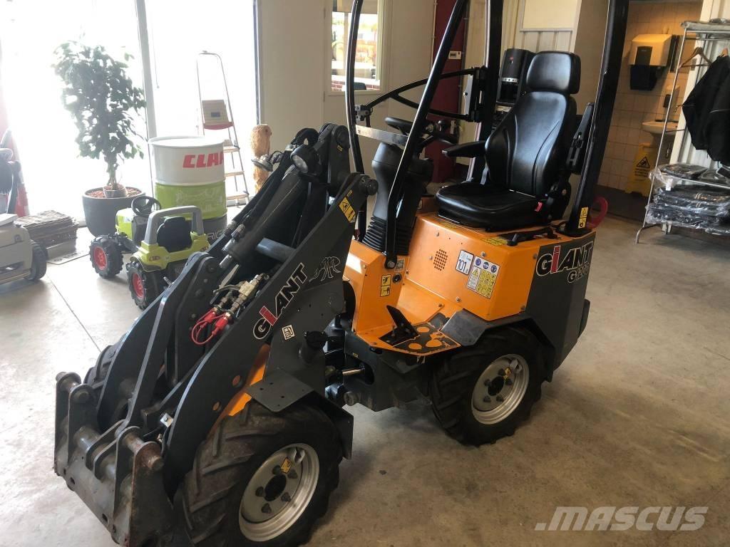 GiANT G 1200 Багатофункціональне обладнання для вантажних і землекопальних робіт