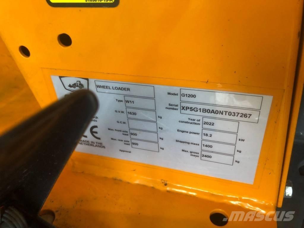 GiANT G 1200 Багатофункціональне обладнання для вантажних і землекопальних робіт