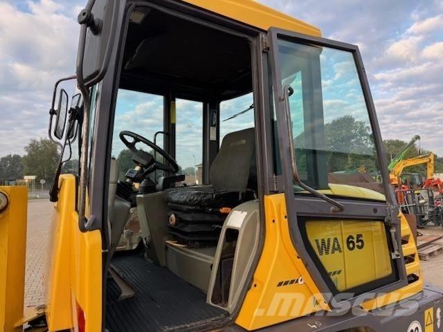Komatsu WA 65-3 Фронтальні навантажувачі
