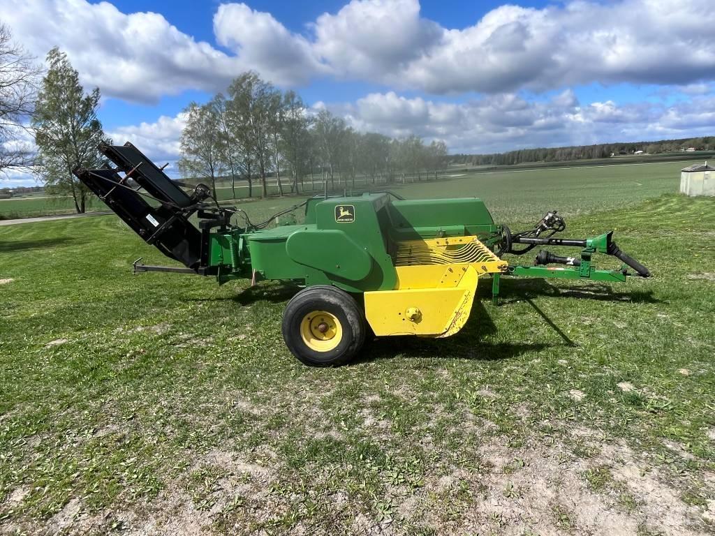 John Deere 359 Тюкові прес-підбирачі