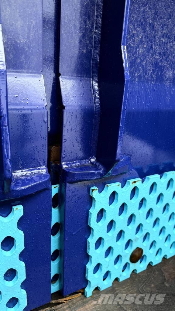  BlueBerry Lumiaurat Плуги