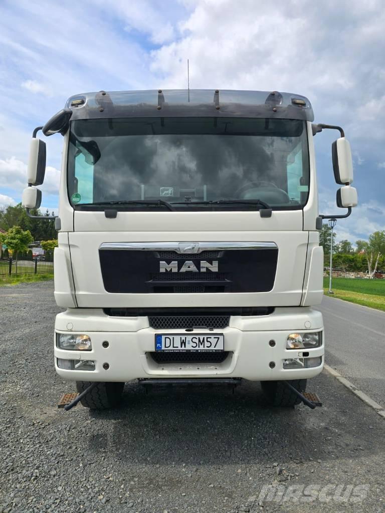MAN 13.250 / 4x4 Фургони