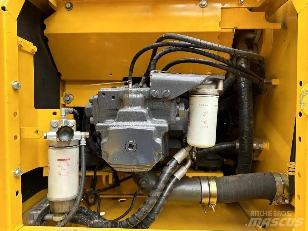 Komatsu PC 210-8 Гусеничні екскаватори