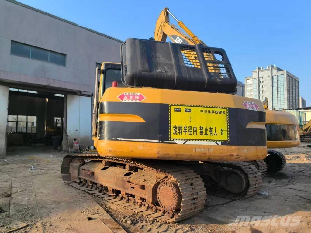 CAT 320BL Гусеничні екскаватори