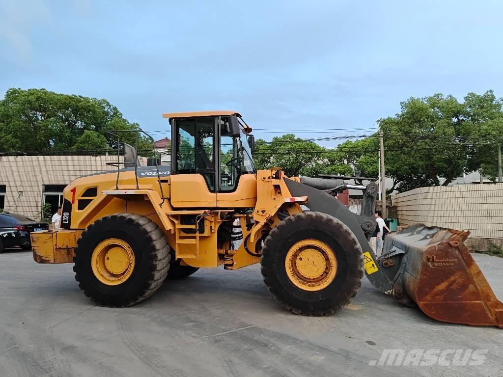 Volvo L 120 Фронтальні навантажувачі