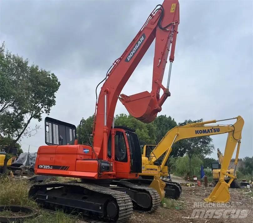 Doosan DX225LC-9C Гусеничні екскаватори