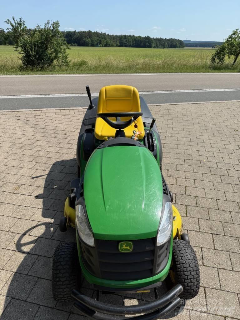 John Deere X 155 R Самохідні газонокосарки