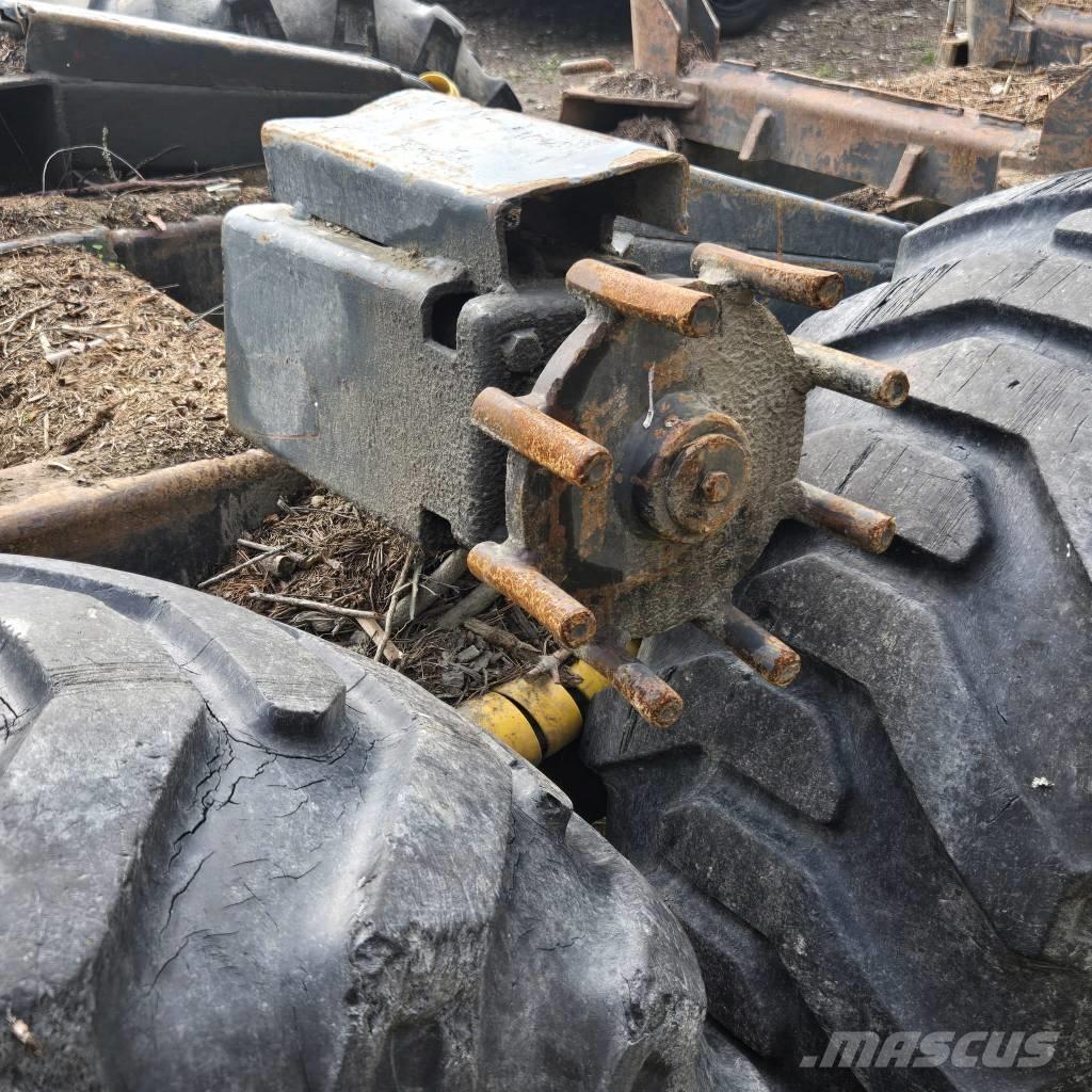 Valtra N 134 Forest Трактори