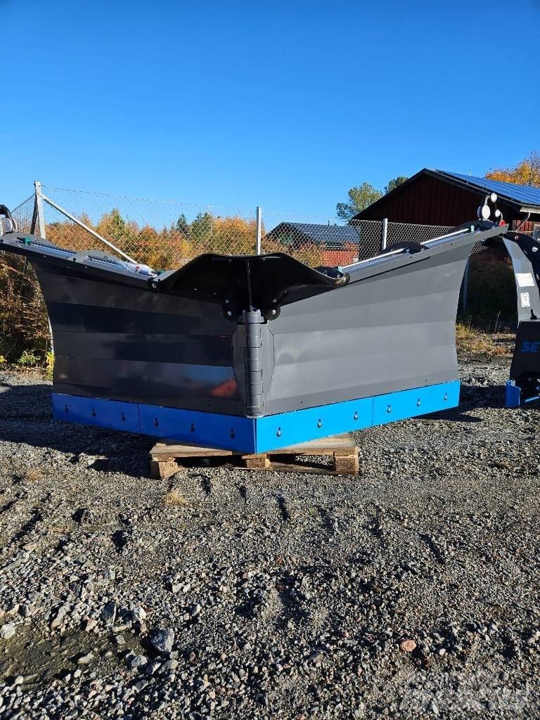 SE Equipment  3700 Плуги