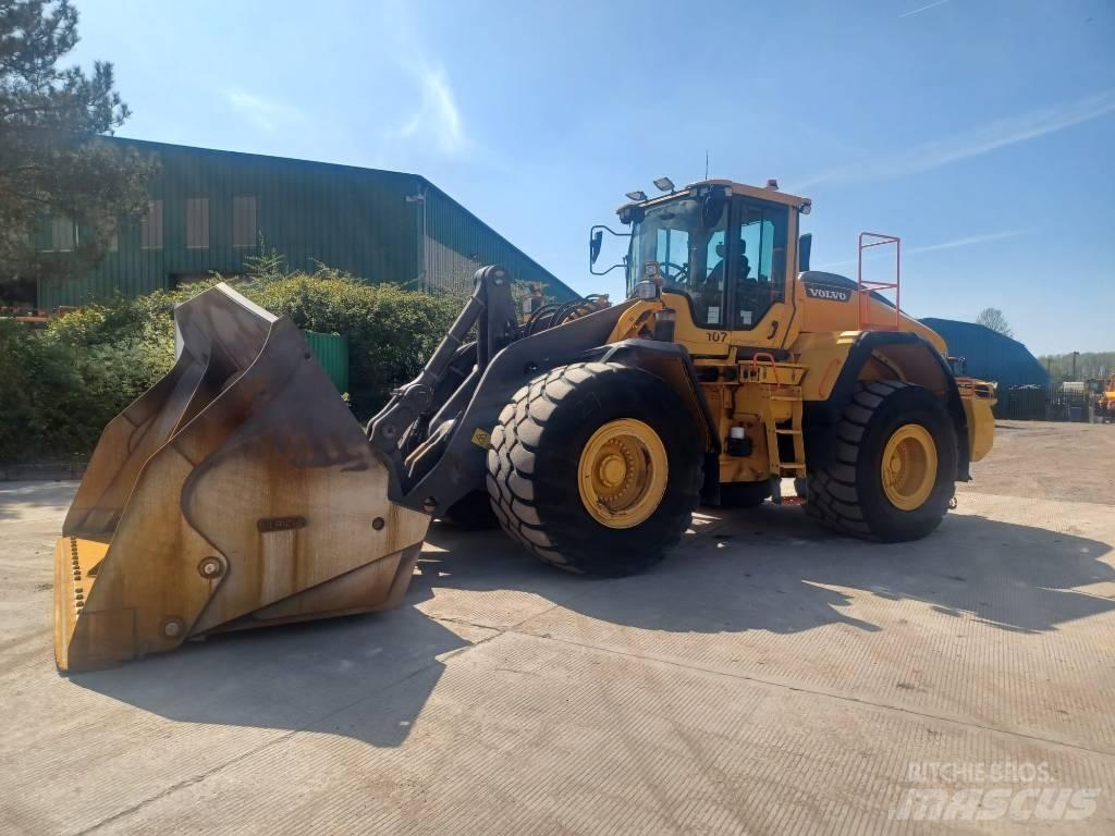 Volvo L 220 H Фронтальні навантажувачі