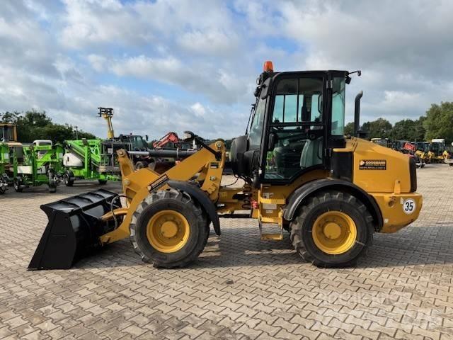 CAT 908 Фронтальні навантажувачі