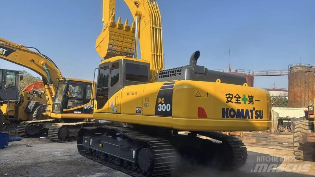 Komatsu PC 300 Гусеничні екскаватори