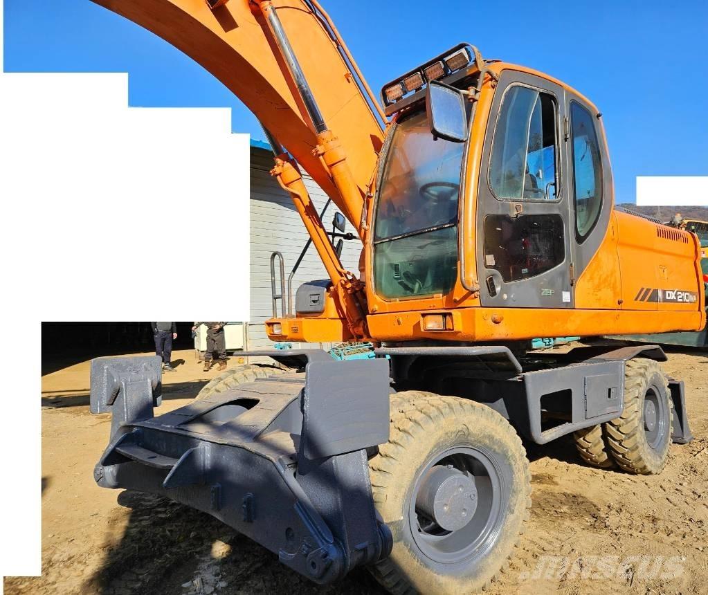 Doosan DX 210 W Колісні екскаватори
