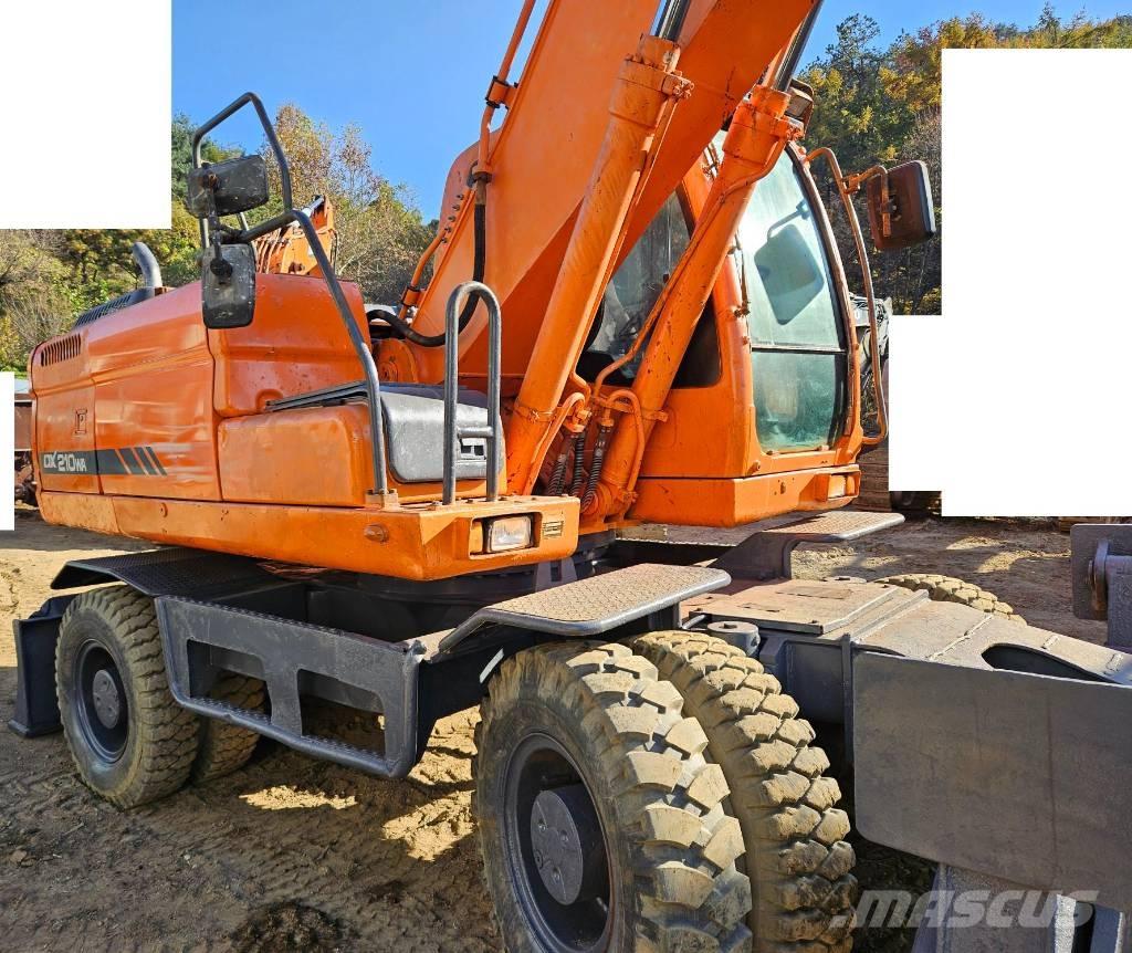 Doosan DX 210 W Колісні екскаватори