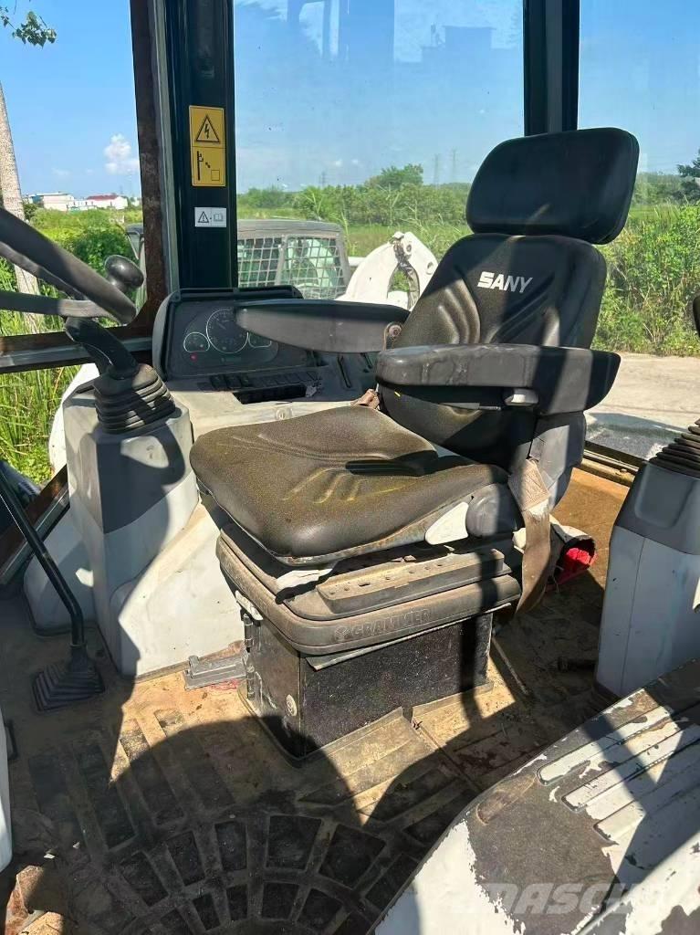 Sany BL 70 C Екскаватори-навантажувачі