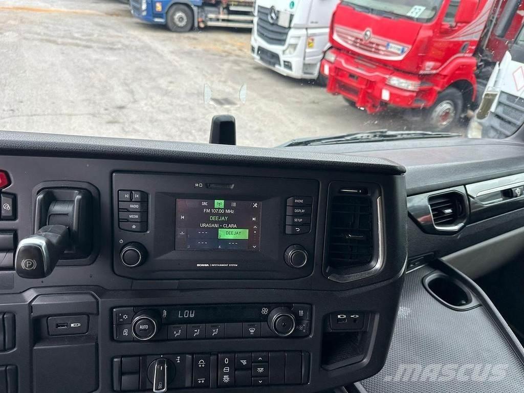 Scania R 520 Тягачі