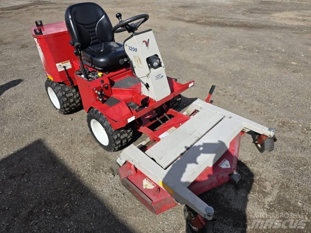 Ventrac 3200 Самохідні газонокосарки