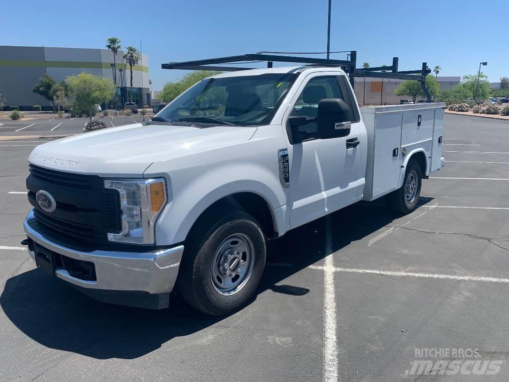 Ford F 250 HD Пікапи / Бічне розвантаження