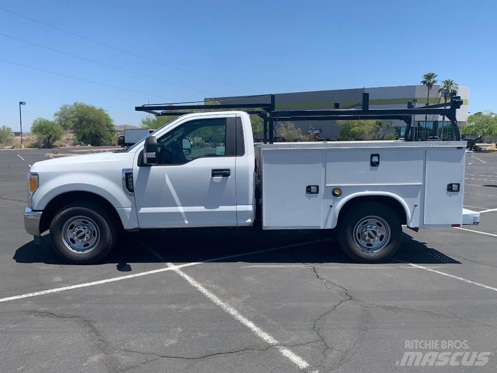 Ford F 250 HD Пікапи / Бічне розвантаження
