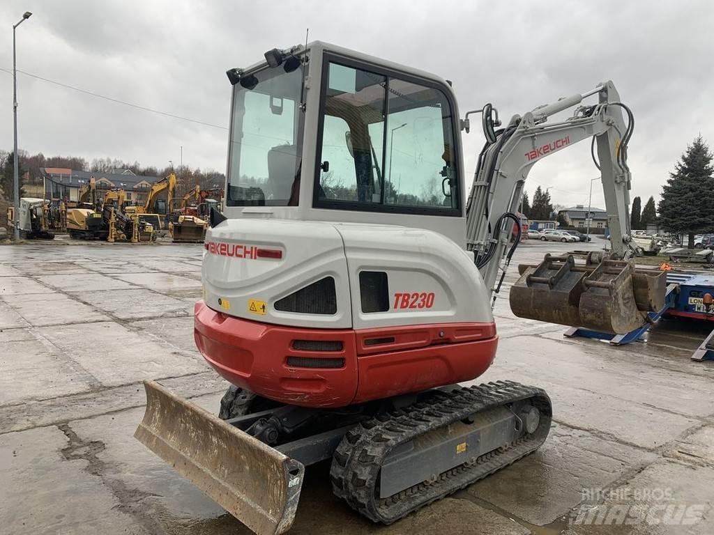 Takeuchi TB230 V3 Міні-екскаватори < 7т