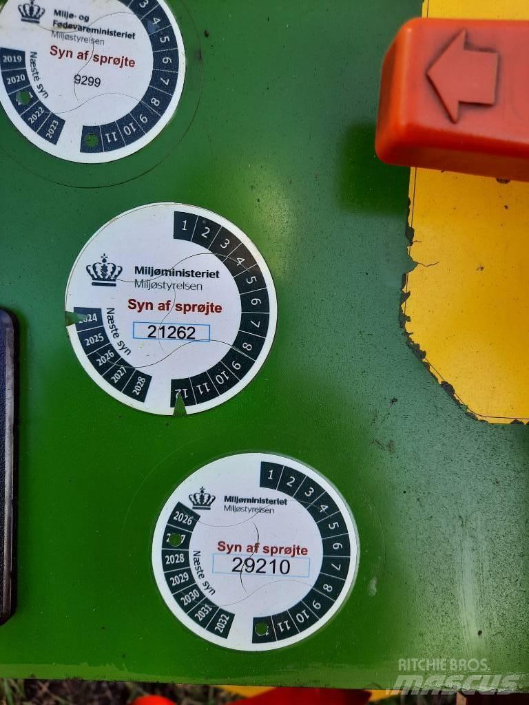 Amazone UG 3000 Nova Причіпні обприскувачі